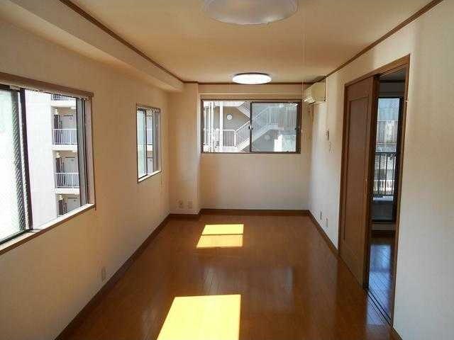 ��ʌ��z�J�s�z���J�Q���ڂ̃}���V�����̋��ԁE���r���O