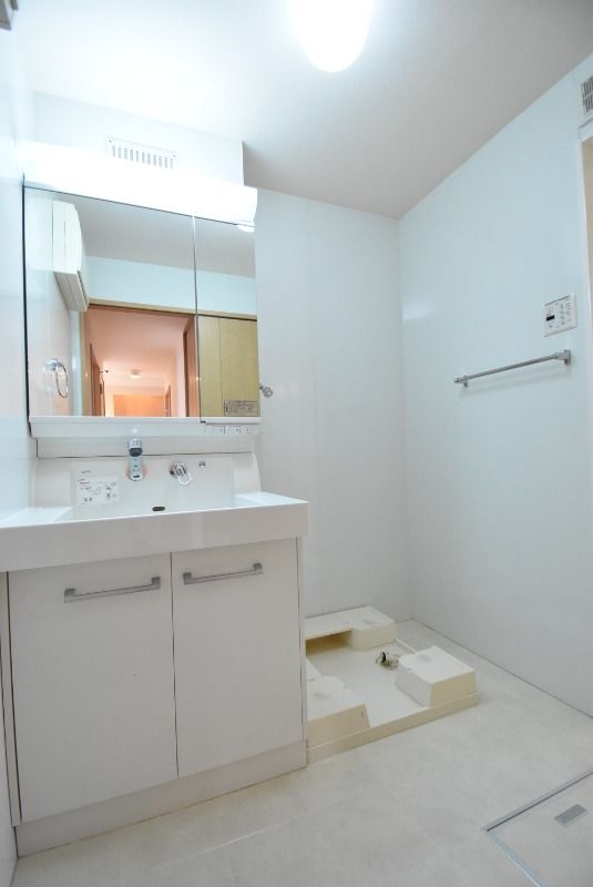 ��ʌ�����s�씵���J�Q���ڂ̃A�p�[�g�̐��ʏ�