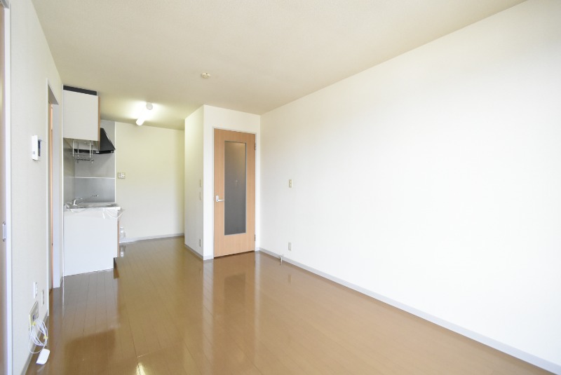 ��ʌ�����s�厚���s�̃A�p�[�g�̋����E���r���O