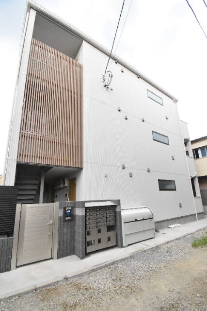 ��ʌ��������܎s��{��{���T����77�̃A�p�[�g�̌����O��