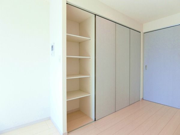 ��ʌ������s�����T���ڂ̃}���V�����̎��[