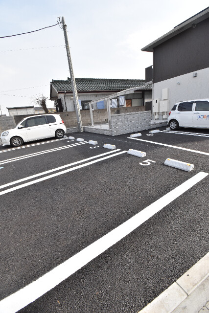 ��ʌ��������܎s����厚�y���̃A�p�[�g�̒��ԏ�