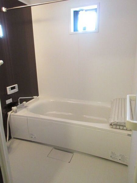 ��ʌ��@�c�s���m�؂S���ڂ̃e���X�n�E�X�̃o�X