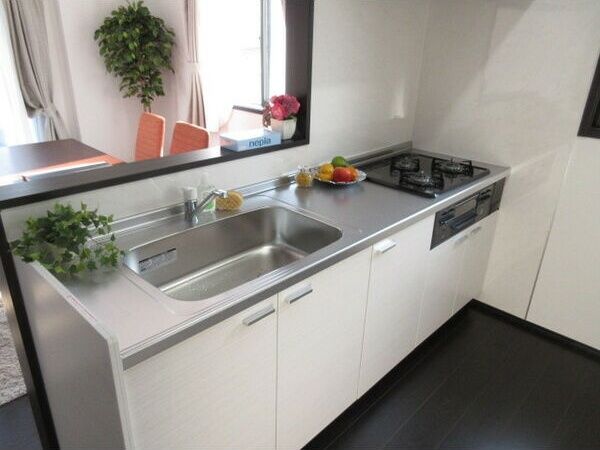 ��ʌ��@�c�s���m�؂S���ڂ̃e���X�n�E�X�̃L�b�`��