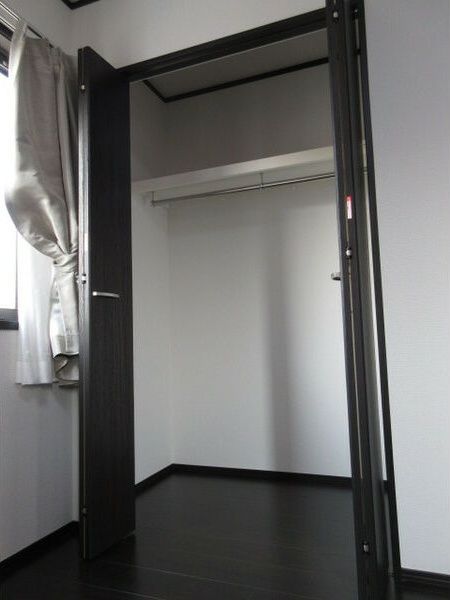 ��ʌ��@�c�s���m�؂S���ڂ̃e���X�n�E�X�̎��[