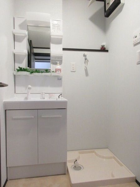 ��ʌ��@�c�s���m�؂S���ڂ̃e���X�n�E�X�̐��ʏ�