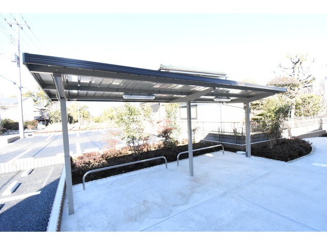 ��ʌ��@�c�s���m�؂S���ڂ̃e���X�n�E�X�̂��̑�